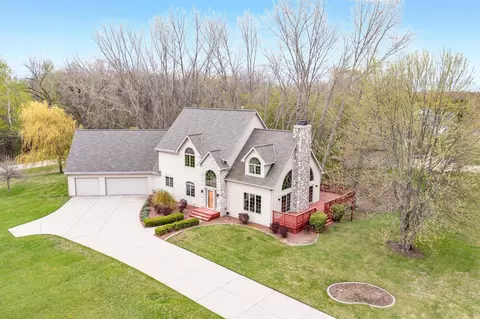3176 Seafarer Way, Suamico, WI 54173