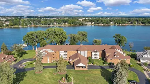 2193 Sunrise Dr #6-L, Appleton, WI 54914 photo 2