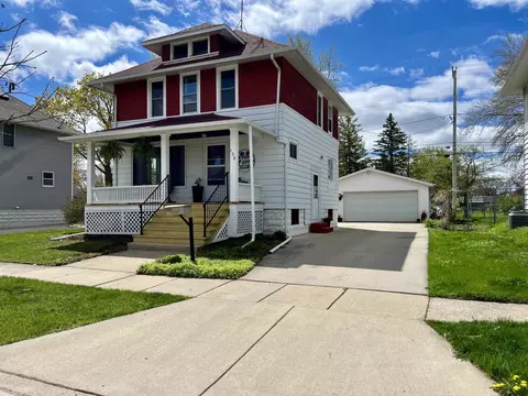 108 15th St, Fond Du Lac, WI 54935