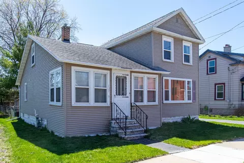 137 W 12th Ave, Oshkosh, WI 54902