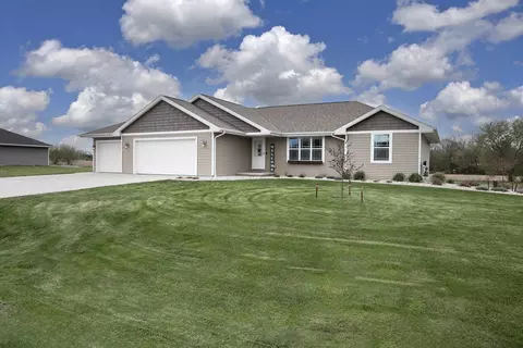 924 Aubrey Ln, Little Suamico, WI 54141