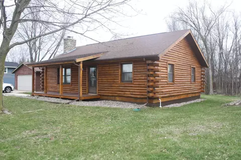 3067 Manitowoc Rd, Green Bay, WI 54311