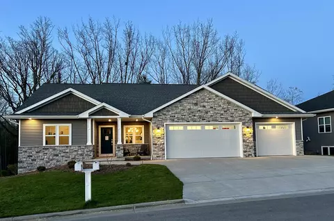 3363 Largo Ridge Ct, Green Bay, WI 54311