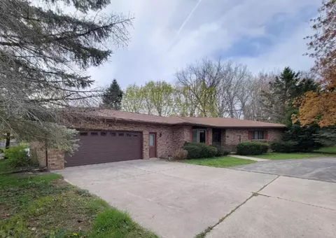 110 Weed St, Fox Lake, WI 53933
