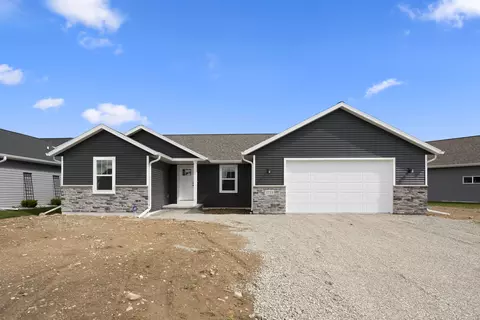 2713 W Fallen Oak Dr, Appleton, WI 54913
