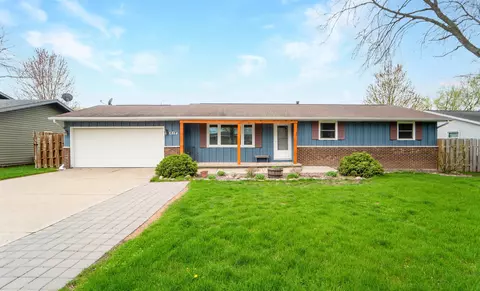 617 N Canterbury Dr, Appleton, WI 54915