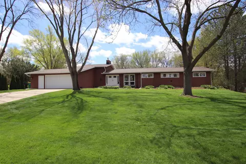 894 Golf Vu Dr, Fond Du Lac, WI 54935