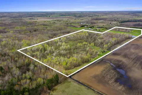 Valentine Road, Abrams, WI 54101