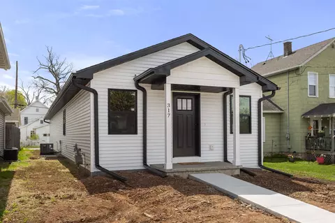 317 Dixon St, Kaukauna, WI 54130