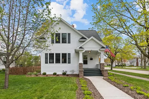 802 Lawton Pl, De Pere, WI 54115