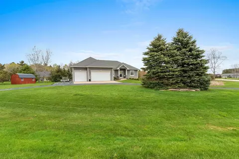 3390 Hawk Ridge Trl, Green Bay, WI 54313