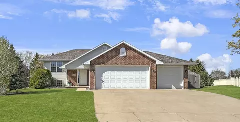2775 Daniel Ct, Green Bay, WI 54311