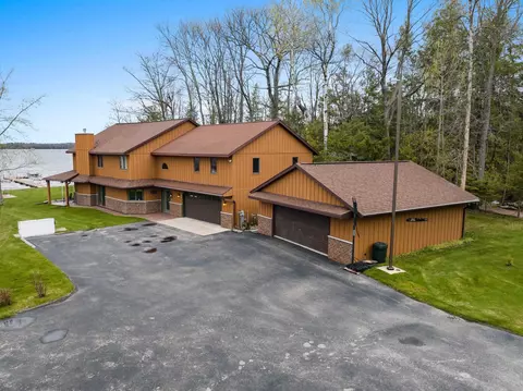 w6150 Pine Lane, Crivitz, WI 54114