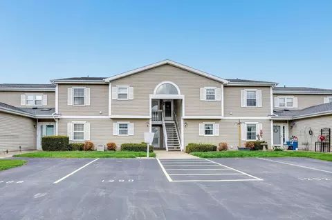 1292 Wittman Park Ln, Menasha, WI 54952