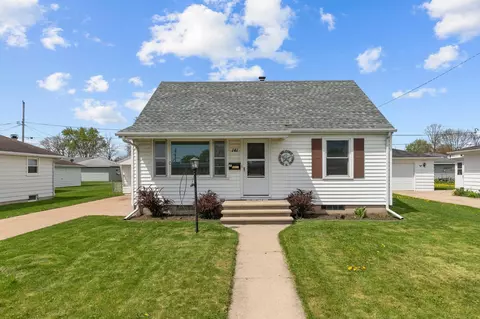 141 Claire Ave, Neenah, WI 54956