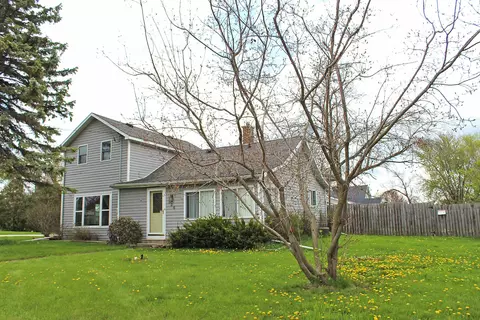 526 Ash St, Omro, WI 54963