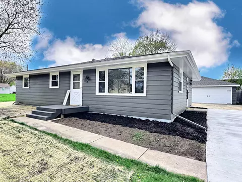 1004 London St, Menasha, WI 54952