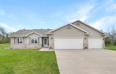 n1635 Arnies Lane, Greenville, WI 54942