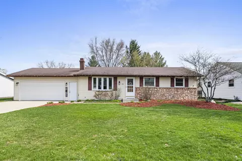 1518 Lindale Ln, Green Bay, WI 54313