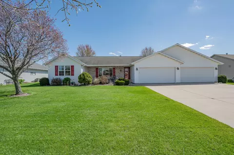 3168 Barley Cir, Green Bay, WI 54311