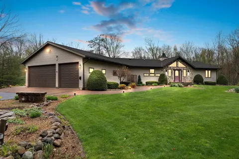 w9254 Amber Lane, Clintonville, WI 54929