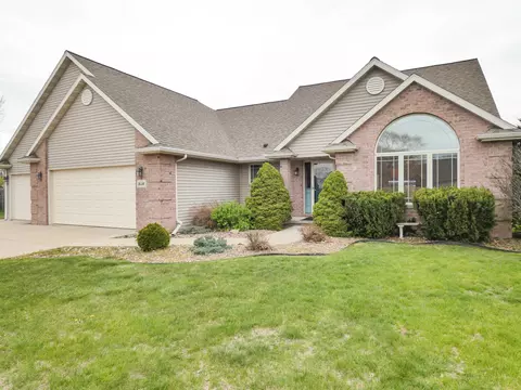 1634 Shallow Creek Ct, Green Bay, WI 54313