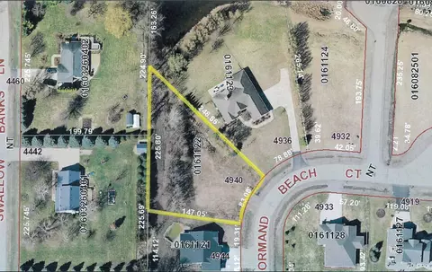 4940 Ormand Beach Ct #4, Oshkosh, WI 54904