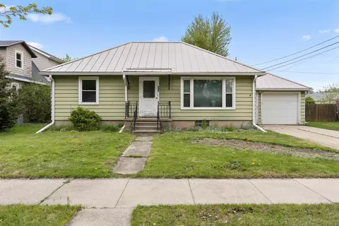 317 W 11th St, Fond Du Lac, WI 54935