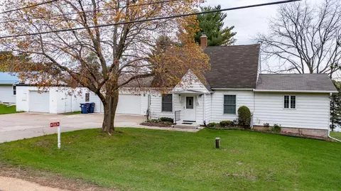 n10636 Lakeshore Road, Clintonville, WI 54929
