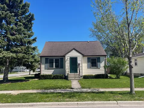 1007 Cleveland St, Green Bay, WI 54304