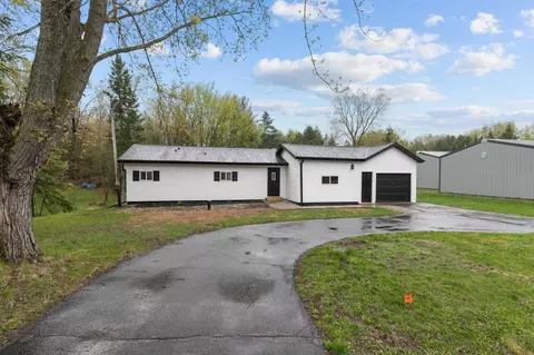 e2035 King Road, Waupaca, WI 54981