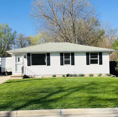 1129 Mccormick St, Green Bay, WI 54301