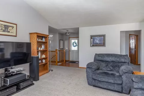 Entry Way - 2091 W Noelle Ln, Appleton, WI 54913 photo 3 of 3