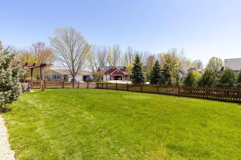 Exterior - 2091 W Noelle Ln, Appleton, WI 54913 photo 8 of 8