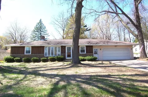 1514 Argonne Dr, Green Bay, WI 54304