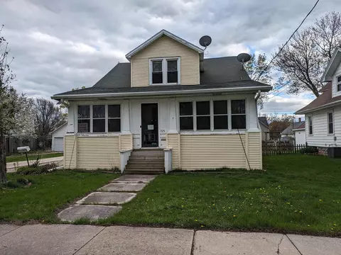 725 2nd St, Menasha, WI 54952