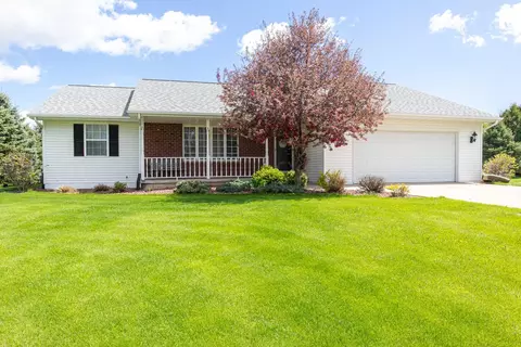 1002 Riverview Dr, Little Suamico, WI 54141