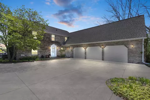 2073 Lost Dauphin Rd, De Pere, WI 54115