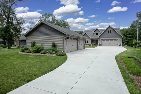 e8342 Shaw Road, New London, WI 54961