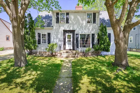 734 4th St, Menasha, WI 54952