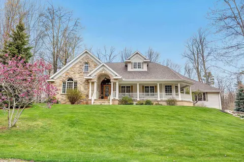 5960 Valley Haven Ct, Little Suamico, WI 54141