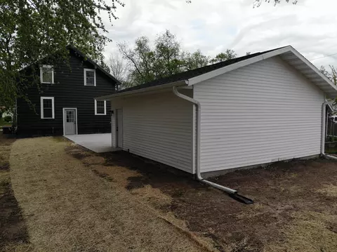 Exterior - 709 E Circle St, Appleton, WI 54911 photo 6 of 10