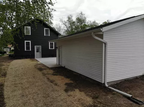 Exterior - 709 E Circle St, Appleton, WI 54911 photo 7 of 10