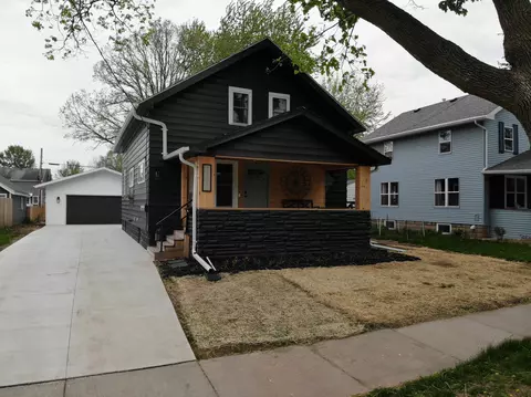 709 E Circle St, Appleton, WI 54911
