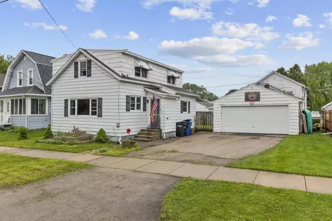 831 Winnebago Ave, Oshkosh, WI 54901