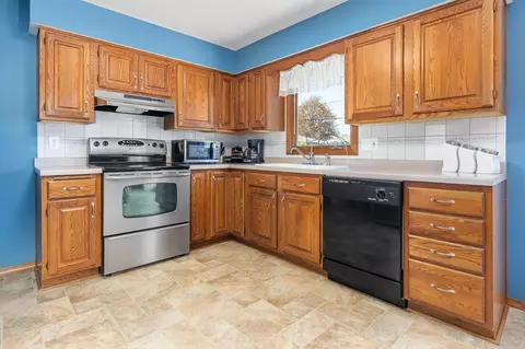 2409 S Kernan Ave, Appleton, WI 54915 photo 6