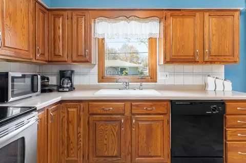 2409 S Kernan Ave, Appleton, WI 54915 photo 8