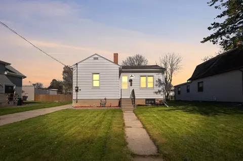 2413 Wilson St, Two Rivers, WI 54241