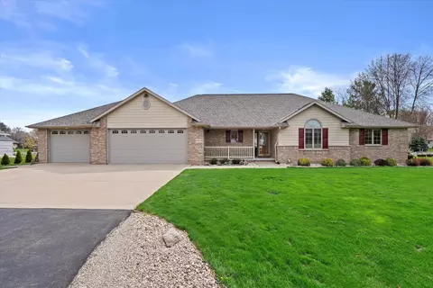 5190 Chesapeake Ct, Oshkosh, WI 54901