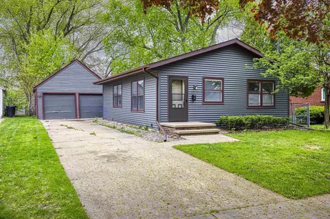 1915 N Erb St, Appleton, WI 54911